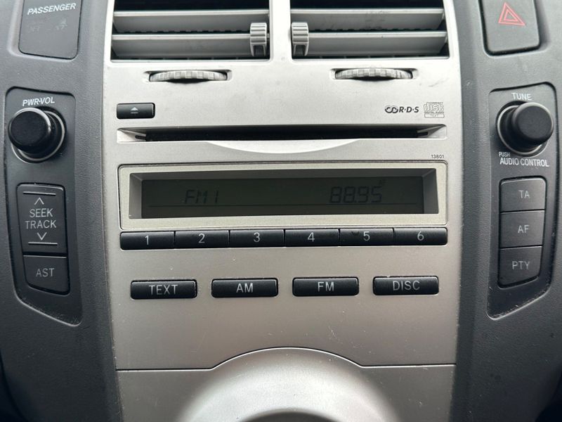 Yaris Standard FM Radio